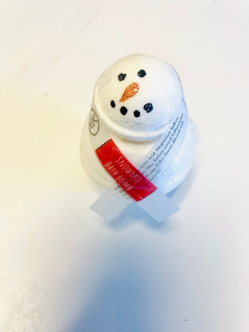 Snowmie bath bomb